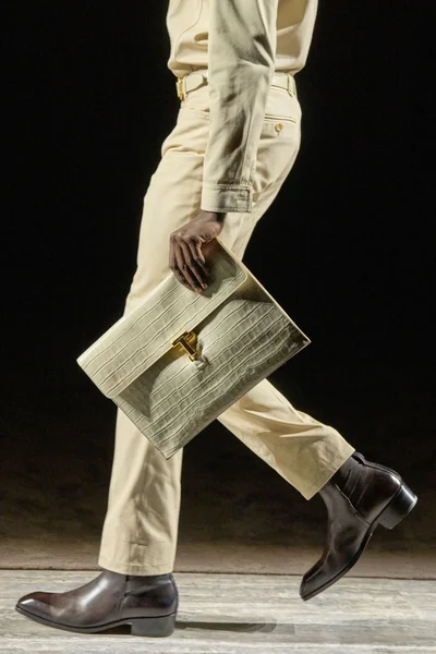 Look 5